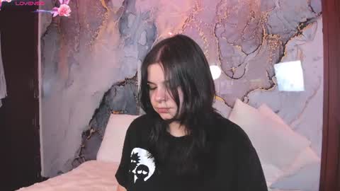 Mia online show from August 2, 2026, 4:00 am