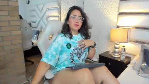 Snapshot of alissbluumm chatting on July 9, 2026, 11:31 pm alissbluumm online show from July 9, 2026, 11:31 pm