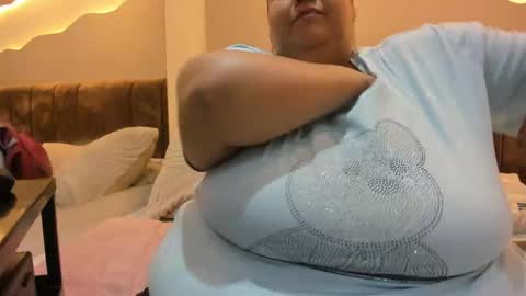 Snapshot of alisson_am chatting on May 29, 2026, 11:19 am Alisson online show from May 29, 2026, 11:19 am