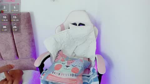 Snapshot of alisson_boobs_ chatting on May 8, 2026, 11:21 pm Alisson online show from May 8, 2026, 11:21 pm