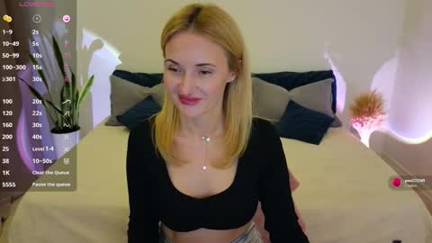 alisssarose online show from November 20, 2025, 9:03 pm