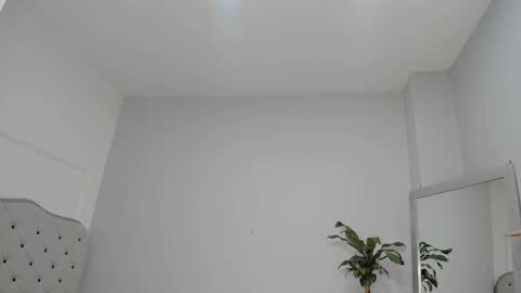 alix_18 online show from October 20, 2025, 11:21 am
