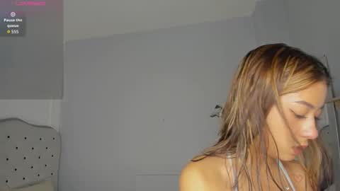 alix_18 online show from October 22, 2025, 11:32 am