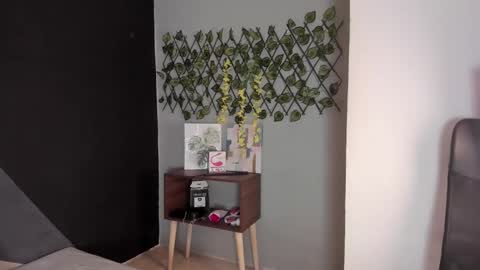 alixon online show from February 21, 2025, 1:00 am