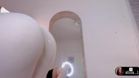 Snapshot of alizza_ chatting on June 11, 2026, 11:52 am alizza_ online show from June 11, 2026, 11:52 am