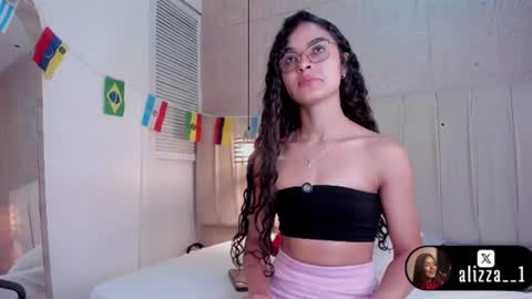 Snapshot of alizza_ chatting on June 19, 2026, 11:58 am alizza_ online show from June 19, 2026, 11:58 am