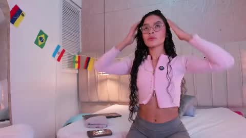 Snapshot of alizza_ chatting on July 8, 2026, 12:20 pm alizza_ online show from July 8, 2026, 12:20 pm