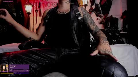 Snapshot of allanhurtss chatting on April 5, 2026, 8:17 pm online show from April 5, 2026, 8:17 pm