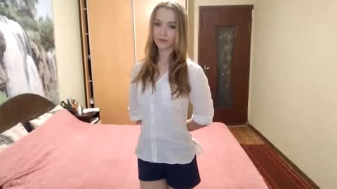 Anna online show from November 26, 2025, 1:12 pm