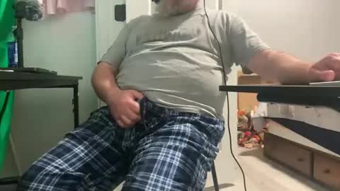 Allergictolove online show from October 30, 2025, 11:27 pm