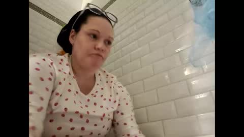 Snapshot of alleycatty24 chatting on February 6, 2025, 12:54 am AlleyCatty24 online show from February 6, 2025, 12:54 am