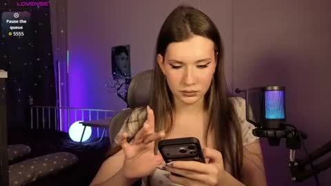 Snapshot of allgloryforloryy chatting on July 26, 2026, 7:21 pm Lory Glory online show from July 26, 2026, 7:21 pm