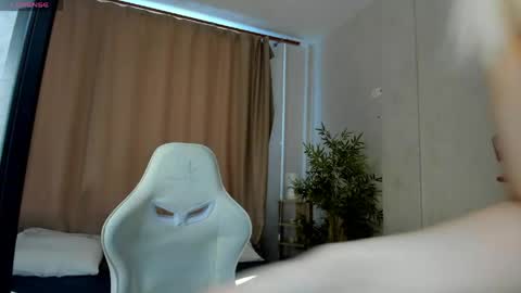 alli_aster online show from May 25, 2026, 1:00 am