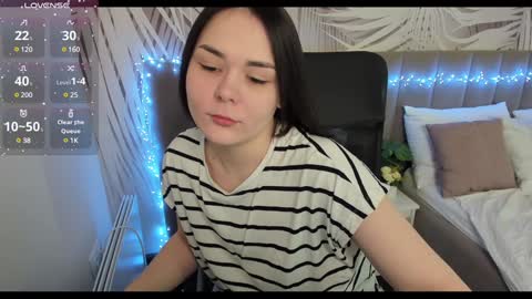 Snapshot of alli_zi chatting on December 23, 2024, 5:28 am Blair online show from December 23, 2024, 5:28 am