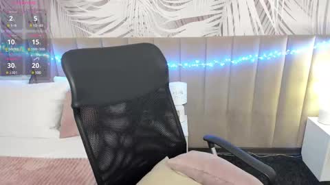 Snapshot of alli_zi chatting on March 10, 2025, 5:22 am Blair online show from March 10, 2025, 5:22 am