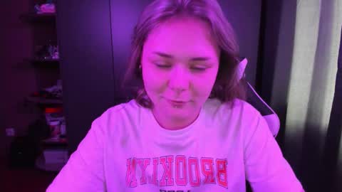 Snapshot of alli_zi chatting on November 10, 2025, 5:17 am Blair online show from November 10, 2025, 5:17 am