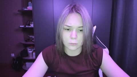 Snapshot of alli_zi chatting on November 22, 2025, 1:43 pm Blair online show from November 22, 2025, 1:43 pm