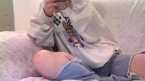 alliebearx online show from March 12, 2025, 1:47 am