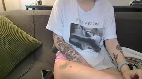 Snapshot of alliebearx chatting on July 6, 2026, 4:42 pm alliebearx online show from July 6, 2026, 4:42 pm