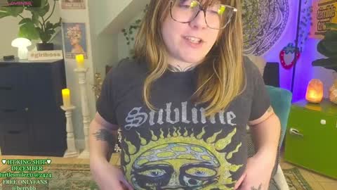 Snapshot of allieberrybb chatting on December 31, 2024, 2:25 pm bb online show from December 31, 2024, 2:25 pm