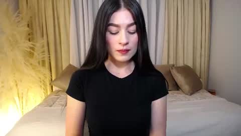 Snapshot of allierose_ chatting on June 14, 2026, 2:24 am Allie online show from June 14, 2026, 2:24 am