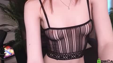 Snapshot of alliiceee_ chatting on October 2, 2025, 8:32 am Alice online show from October 2, 2025, 8:32 am