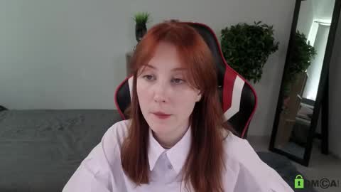 Snapshot of alliiceee_ chatting on October 3, 2025, 8:33 am Alice online show from October 3, 2025, 8:33 am