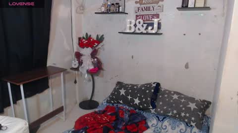 Snapshot of allionee chatting on July 31, 2026, 1:27 am allionee online show from July 31, 2026, 1:27 am