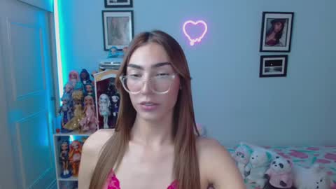 Snapshot of allisonblossom chatting on January 29, 2025, 1:37 am online show from January 29, 2025, 1:37 am