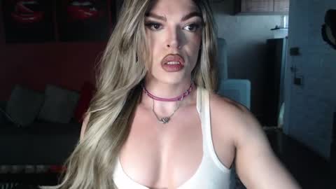 Snapshot of allisonfit chatting on April 28, 2026, 12:43 pm Allison Victoria online show from April 28, 2026, 12:43 pm