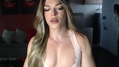 Snapshot of allisonfit chatting on May 1, 2026, 12:32 pm Allison Victoria online show from May 1, 2026, 12:32 pm