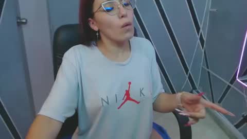 Snapshot of allisonlove_88 chatting on January 26, 2025, 4:30 am ALLISON online show from January 26, 2025, 4:30 am