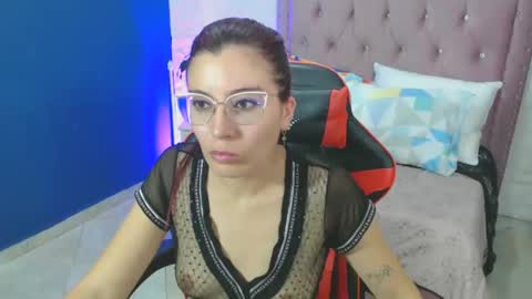 Snapshot of allisonlove_88 chatting on February 11, 2025, 5:16 am ALLISON online show from February 11, 2025, 5:16 am