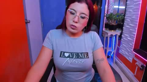 Snapshot of allisonlove_88 chatting on September 14, 2025, 4:11 am ALLISON online show from September 14, 2025, 4:11 am