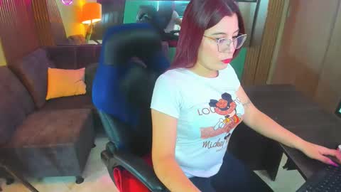 Snapshot of allisonlove_88 chatting on October 17, 2025, 4:26 am ALLISON online show from October 17, 2025, 4:26 am