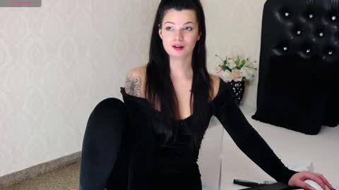 Snapshot of allisonn223 chatting on December 16, 2024, 11:28 pm Deea online show from December 16, 2024, 11:28 pm