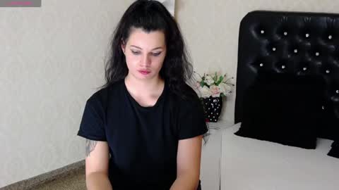 Snapshot of allisonn223 chatting on December 18, 2024, 3:37 am Deea online show from December 18, 2024, 3:37 am
