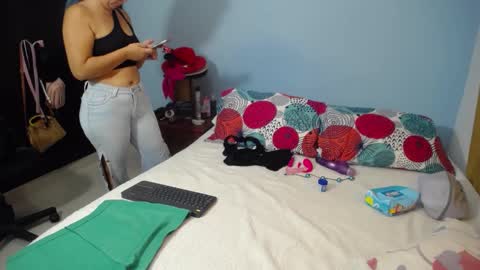 Snapshot of allisonnjones chatting on October 11, 2025, 6:17 pm allisonnjones online show from October 11, 2025, 6:17 pm