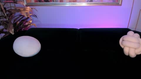 Allison Rogers online show from October 17, 2025, 2:48 am