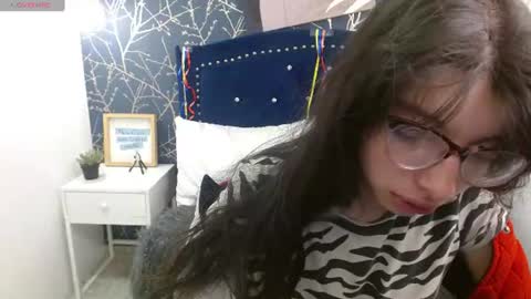 Snapshot of alllyson_ chatting on June 29, 2026, 12:05 pm alison online show from June 29, 2026, 12:05 pm