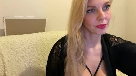 Snapshot of allmaybe chatting on June 3, 2026, 5:07 pm Nika online show from June 3, 2026, 5:07 pm