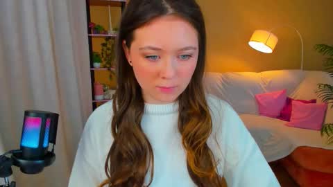 alluringeyess online show from September 28, 2025, 4:12 pm