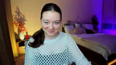 alluringeyess online show from November 12, 2025, 4:51 pm