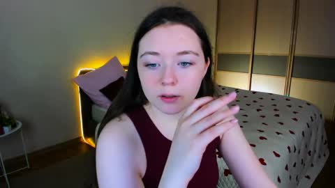 Snapshot of alluringeyess chatting on May 1, 2026, 12:43 pm alluringeyess online show from May 1, 2026, 12:43 pm