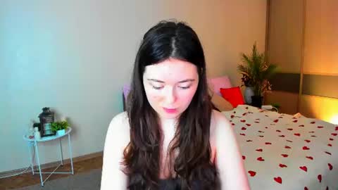 Snapshot of alluringeyess chatting on July 7, 2026, 4:48 am alluringeyess online show from July 7, 2026, 4:48 am