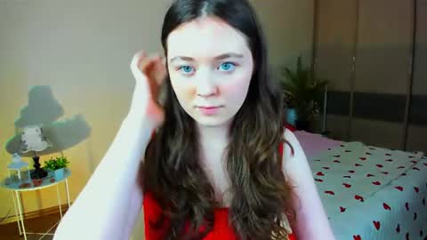 Snapshot of alluringeyess chatting on July 15, 2026, 12:43 pm alluringeyess online show from July 15, 2026, 12:43 pm