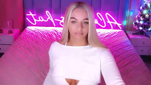 AlwaysHot online show from January 14, 2026, 2:06 am