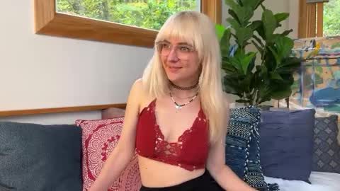 Ally Elliot online show from October 13, 2025, 5:46 pm