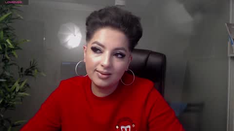 Snapshot of allyiah chatting on January 18, 2025, 9:13 pm online show from January 18, 2025, 9:13 pm