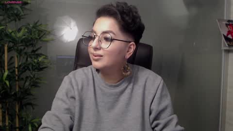 Snapshot of allyiah chatting on February 2, 2025, 8:08 pm online show from February 2, 2025, 8:08 pm